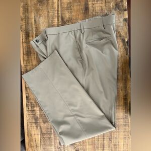 Haggar h26 men’s dress pants - 42x32 beige